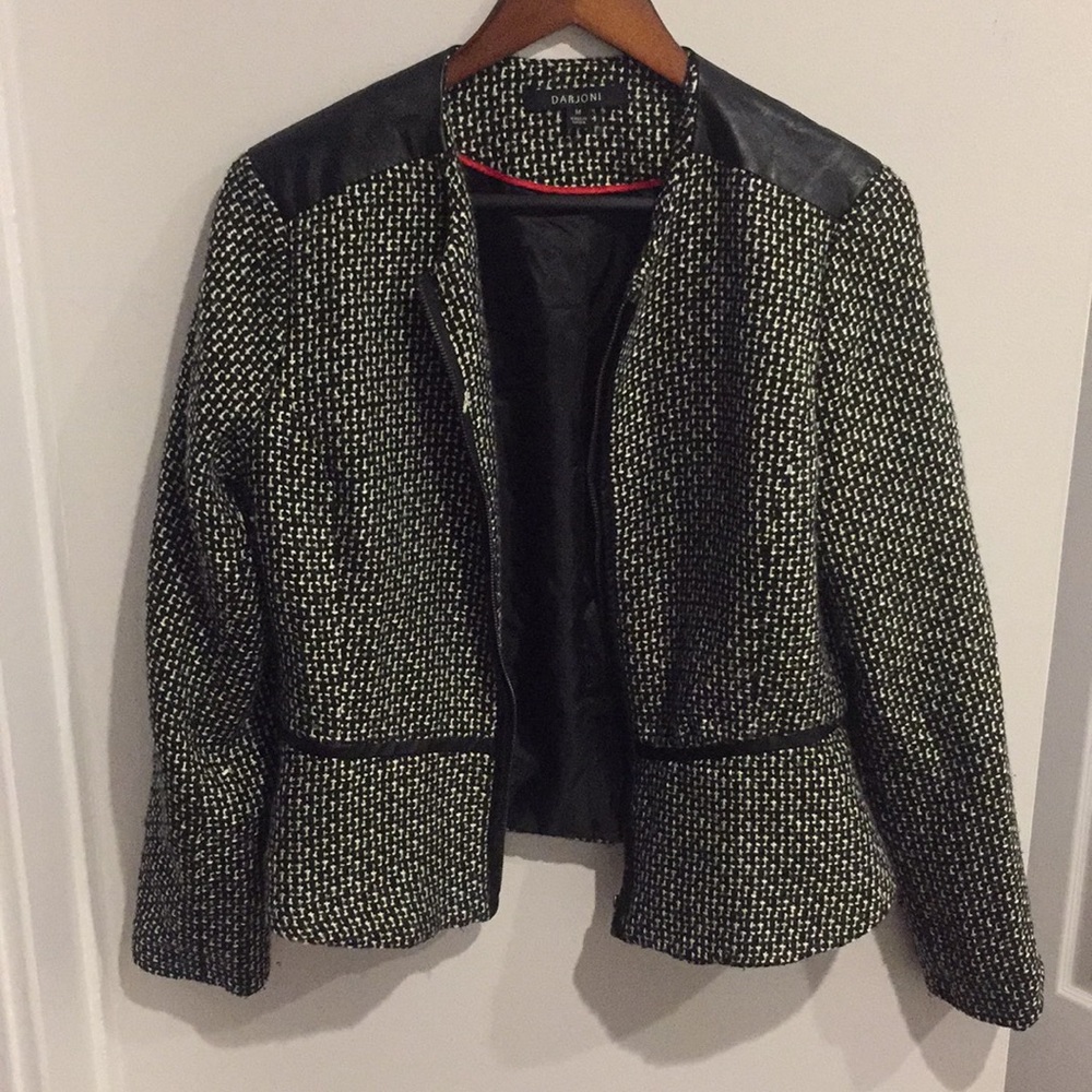 Darjoni black & white fabric and pleather blazer M